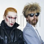30-03-1983 Eurythmics Annie Lennox and Dave Stewart alias the Eurythmics at studio in Amsterdam, April 30, 1983.

[keywords]Posed, Headshot, Make-up, Sunglasses[/keywords]